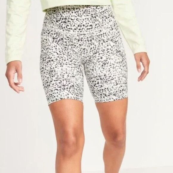 Old Navy Powersoft 8” Biker Shorts Hi Rise Phone Pocket Size Small White & Black - Picture 1 of 9